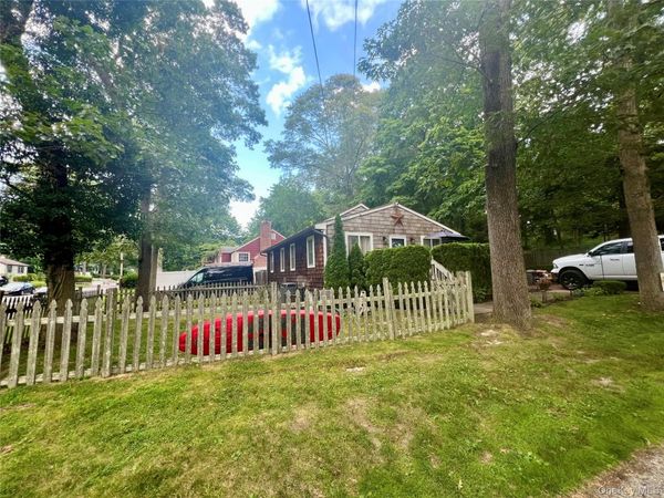 230 Lakeside Trail, Ridge, NY 11961