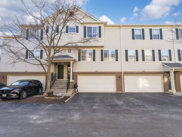 247 Evergreen Circle , Gilberts, IL 60136