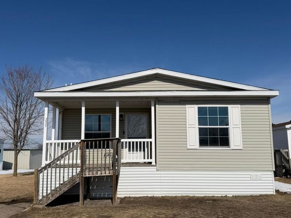 2022 Morgan Way, North Mankato, MN 56003