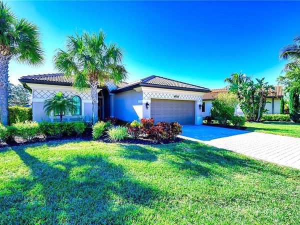 10505 Valencia Lakes DR, BONITA SPRINGS, FL 34135