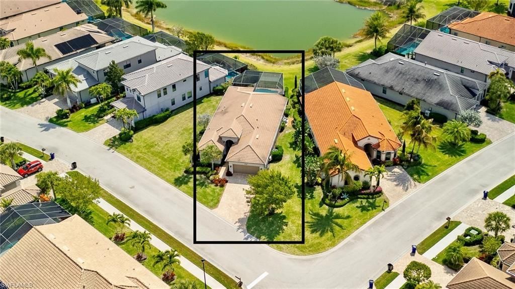 10505 Valencia Lakes Dr, Bonita Springs, FL 34135 Photo