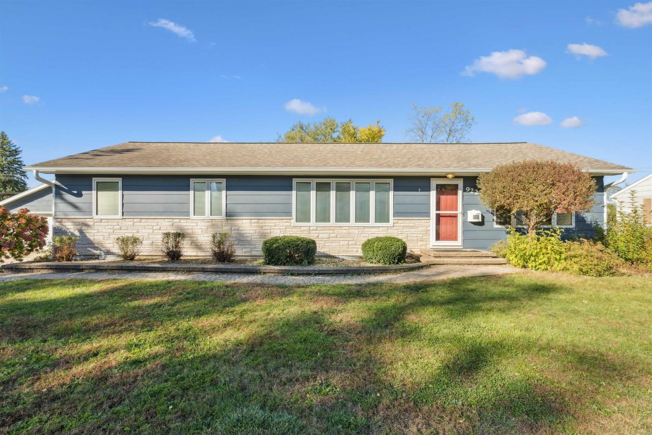 922 1st Ave Se, Oelwein, IA 50662 Main Photo