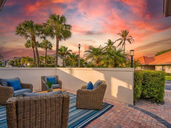 1472 Via Cameron, Jupiter, FL 33477