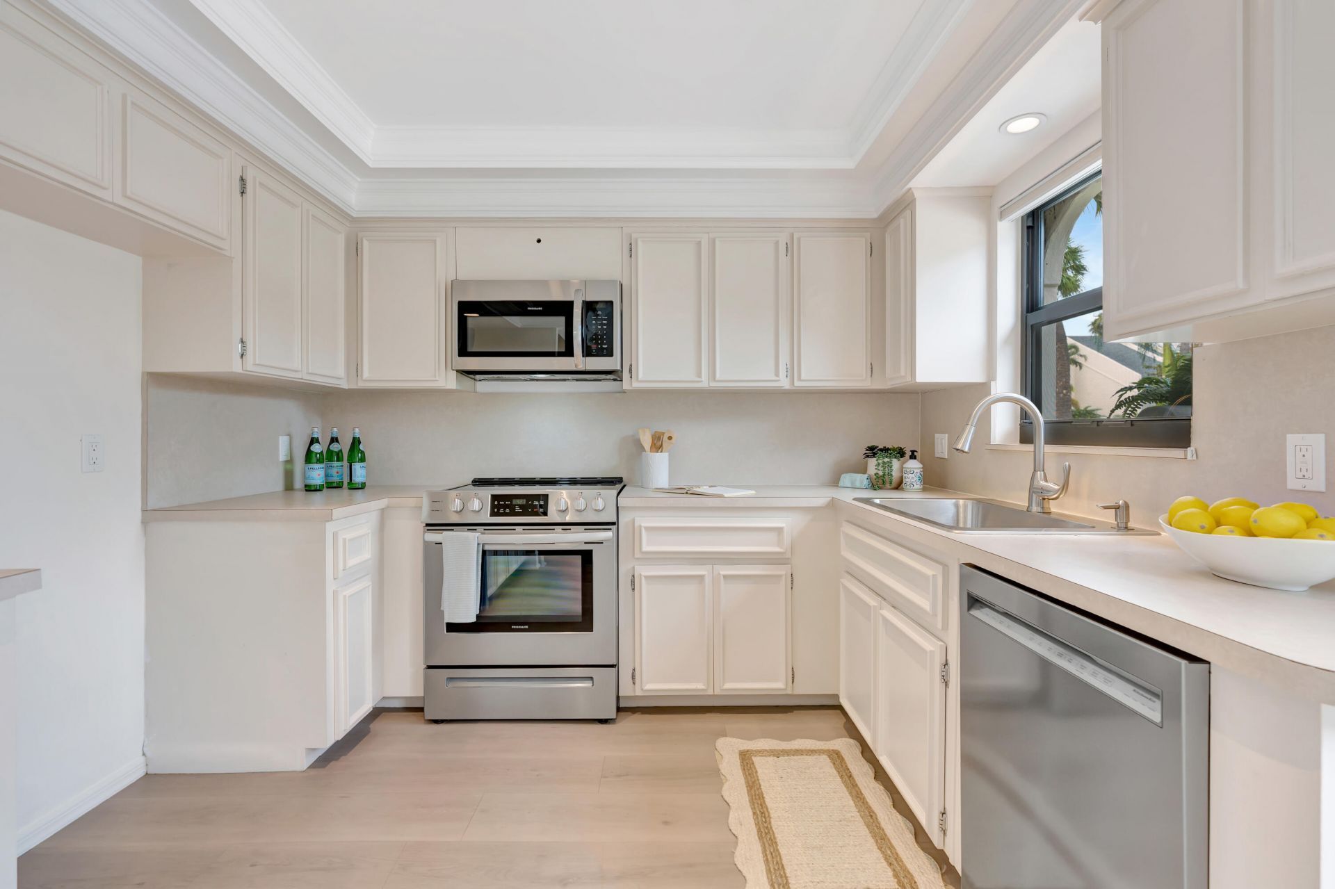 1472 Via Cameron, Jupiter, FL 33477 Photo