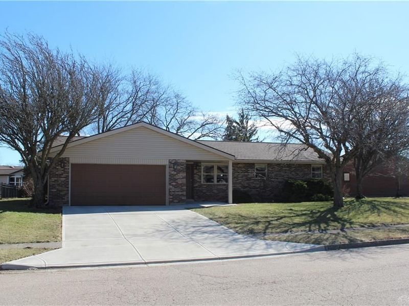 433 Edgebrook Avenue, Brookville, OH 45309 Photo 1