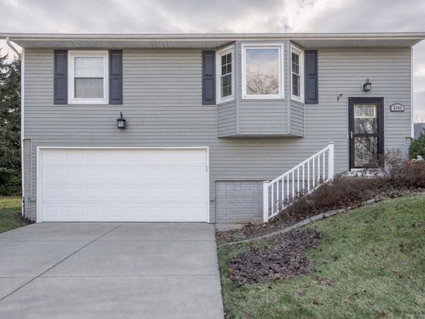 3305 Covington Drive , Davenport, IA 52806