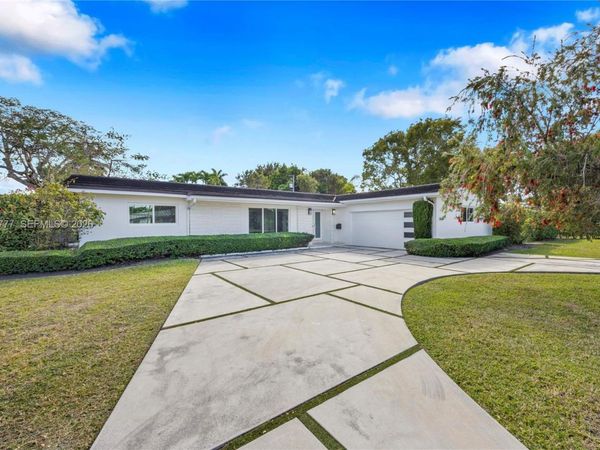 5680 SW 86th St, Miami, FL 33143