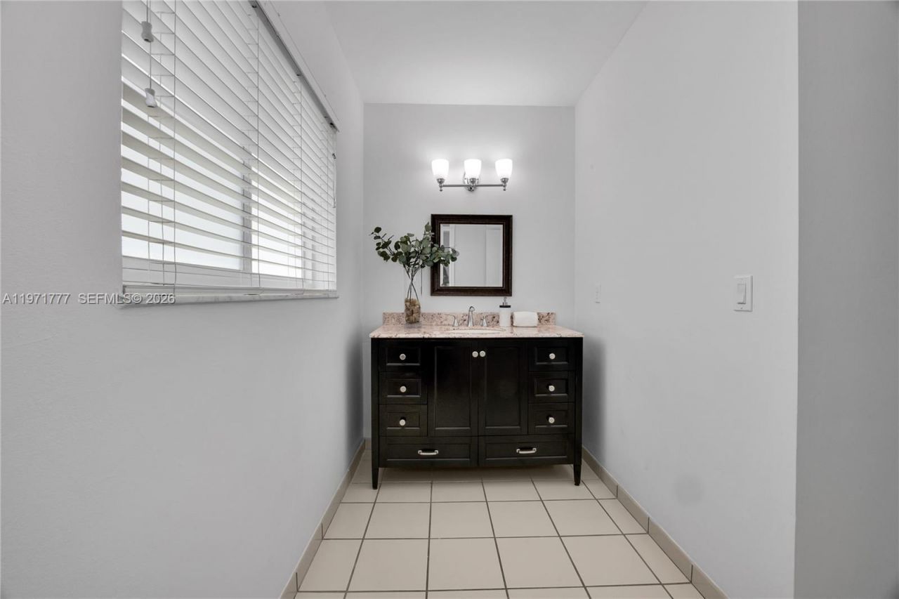 5680 SW 86th St, Miami, FL 33143 Photo