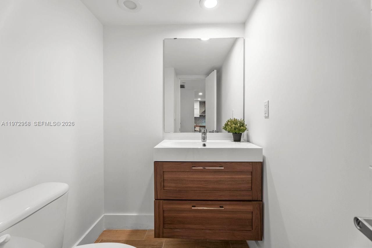 1925 NE Brickell Ave, Unit 1703, Miami, FL 33129 Photo