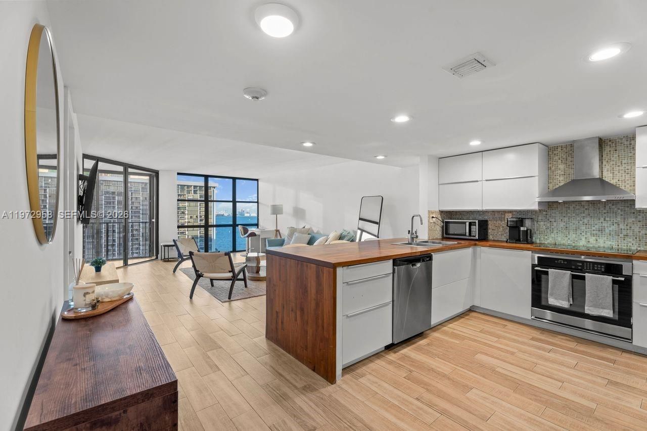 1925 NE Brickell Ave, Unit 1703, Miami, FL 33129 Photo