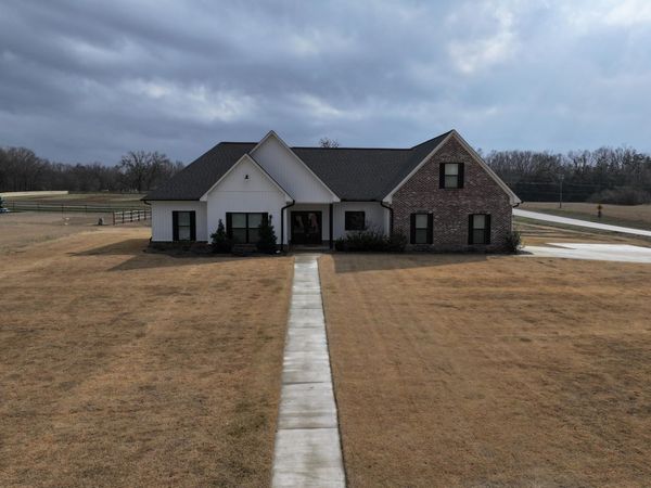 855 S Co Rd 87, New Albany, MS 38652