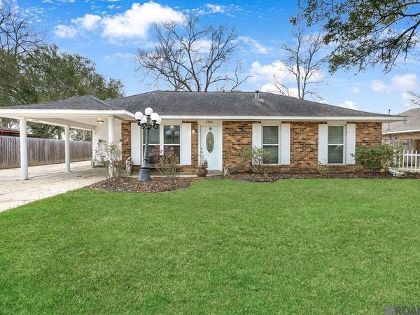1316 Kline St, Denham Springs, LA 70726