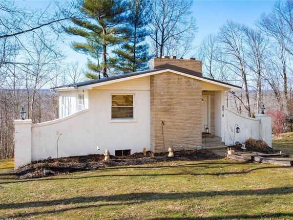 8010 Lakeview Drive, Nashport, OH 43830