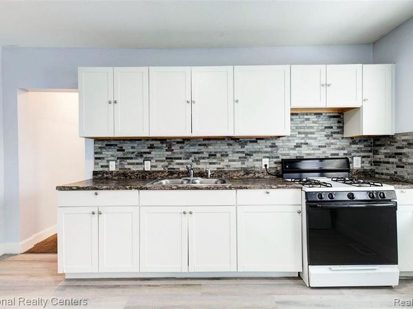 2484 Woodmere Street, Detroit, MI 48209