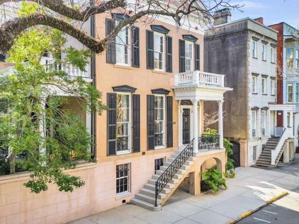 211 E Charlton Street, Savannah, GA 31401