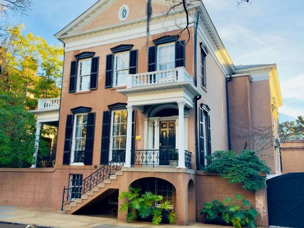 211 E Charlton Street, Savannah, GA 31401