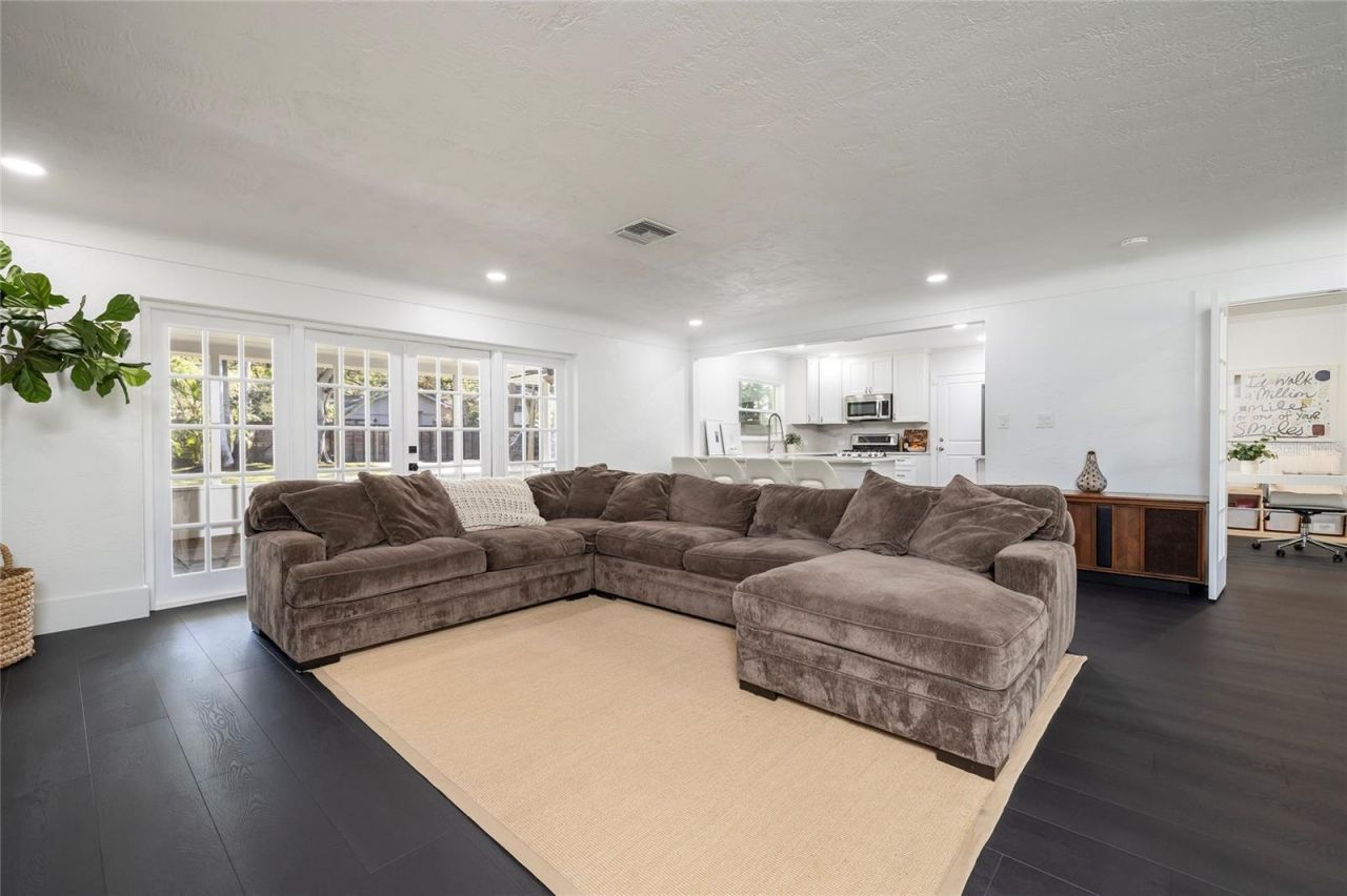 1433 Park Street N, Saint Petersburg, FL 33710 Photo