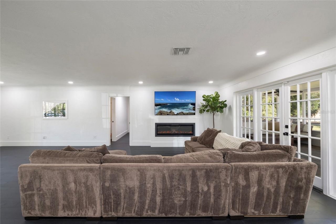 1433 Park Street N, Saint Petersburg, FL 33710 Photo