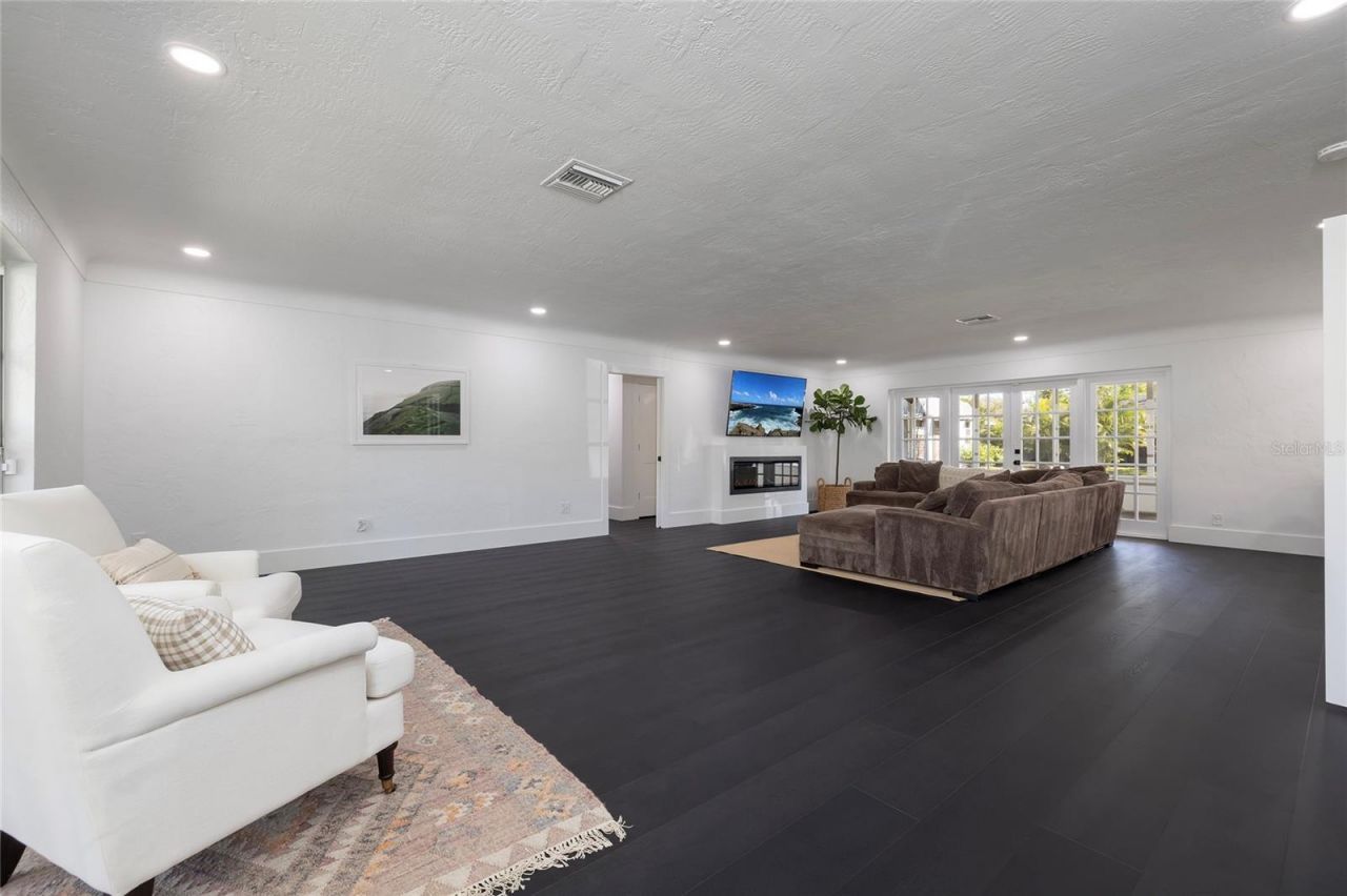 1433 Park Street N, Saint Petersburg, FL 33710 Photo