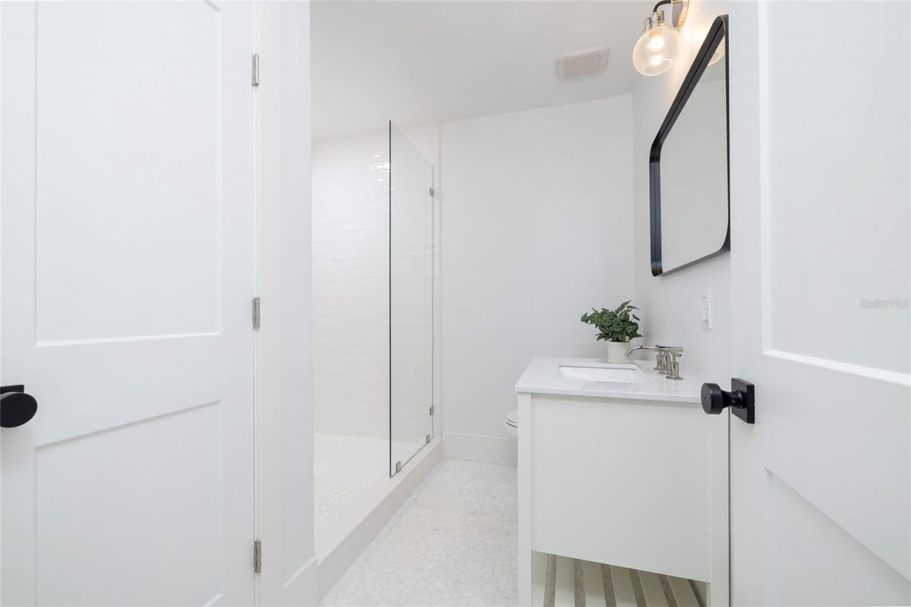 1433 Park Street N, Saint Petersburg, FL 33710 Photo