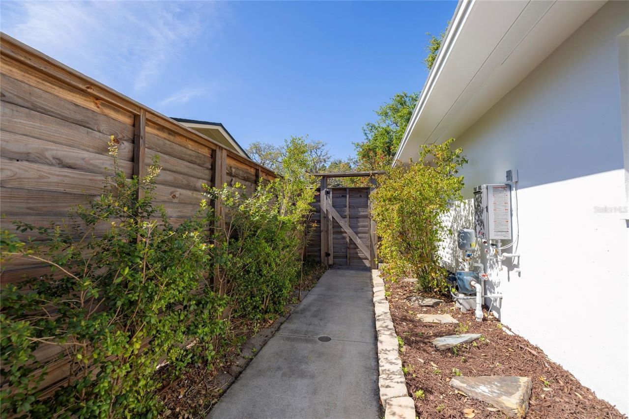 1433 Park Street N, Saint Petersburg, FL 33710 Photo