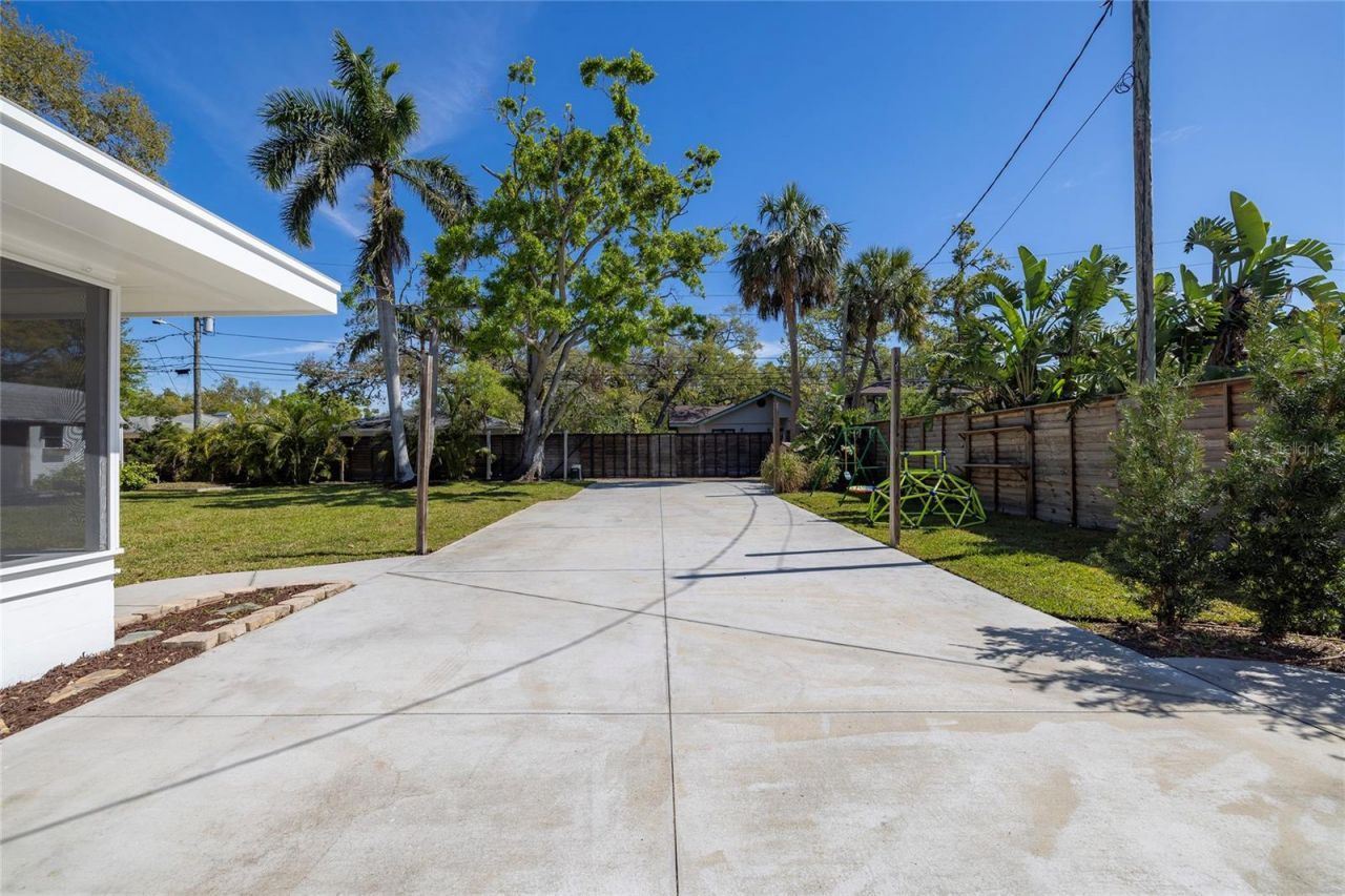 1433 Park Street N, Saint Petersburg, FL 33710 Photo