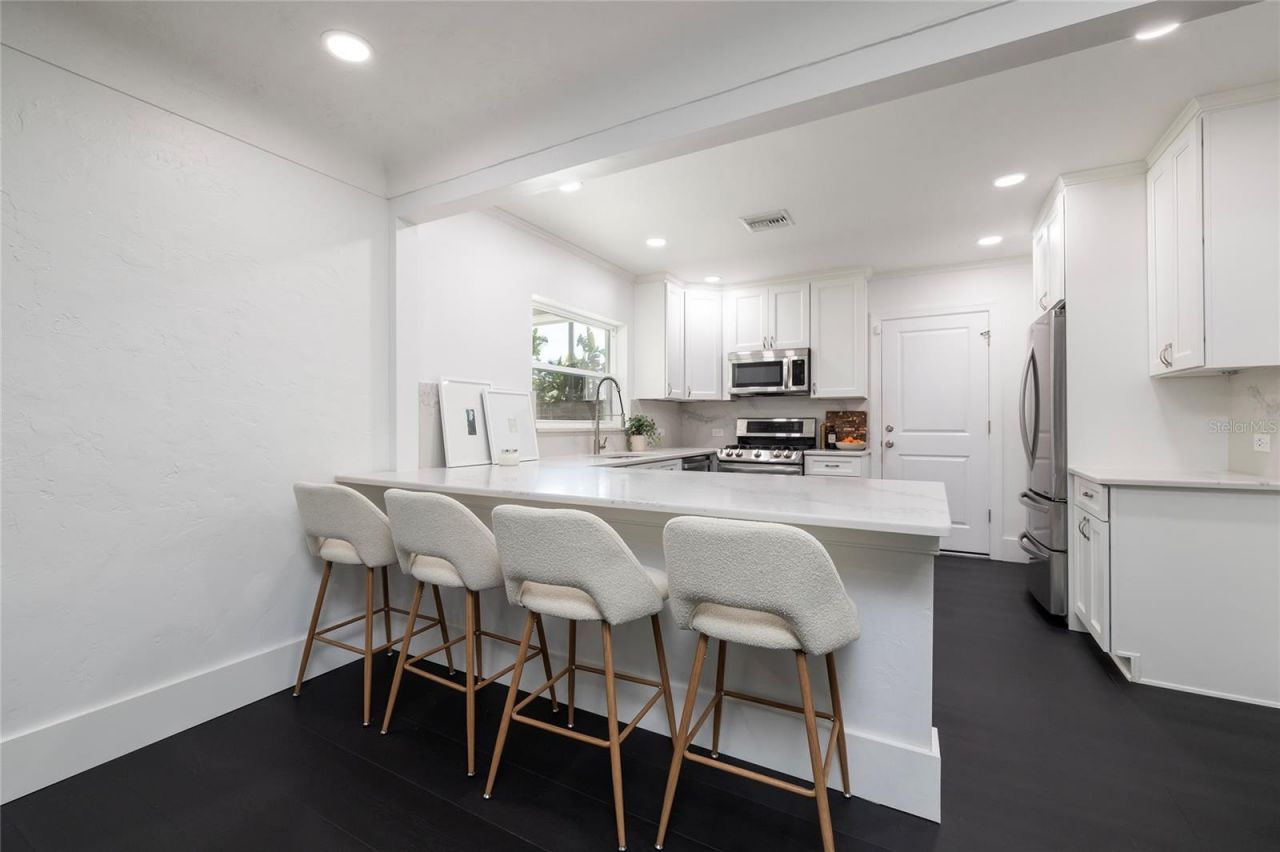 1433 Park Street N, Saint Petersburg, FL 33710 Photo