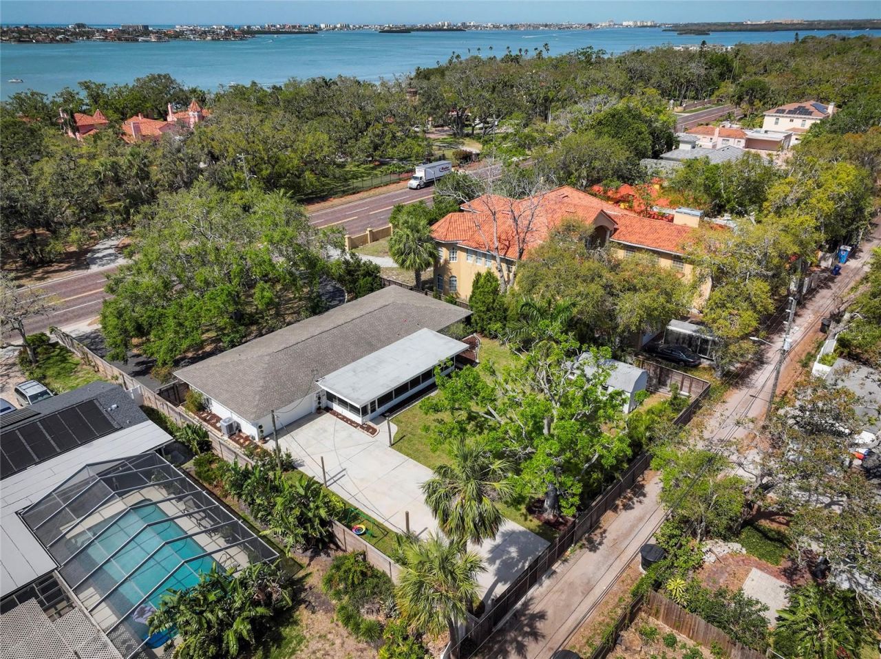 1433 Park Street N, Saint Petersburg, FL 33710 Photo