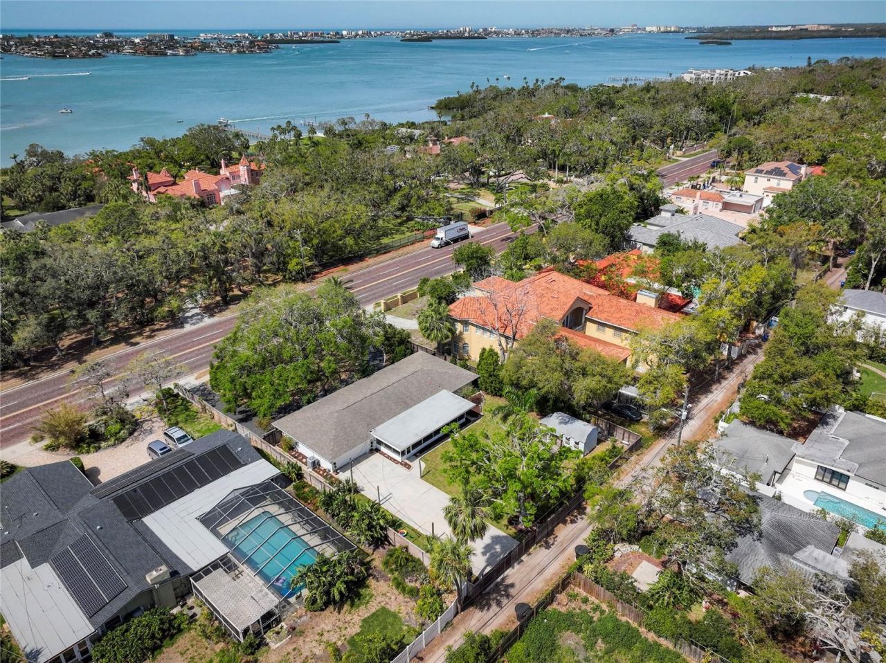 1433 Park Street N, Saint Petersburg, FL 33710 Photo