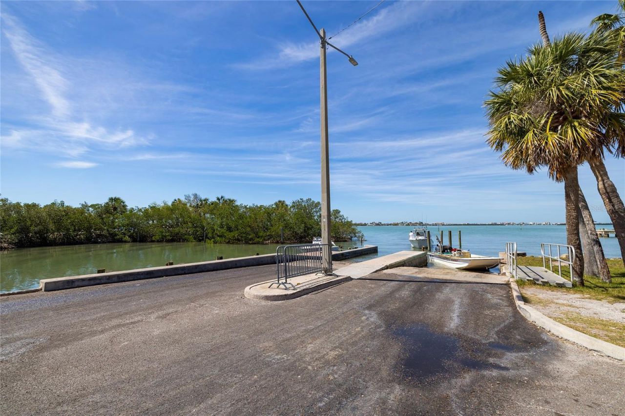 1433 Park Street N, Saint Petersburg, FL 33710 Photo