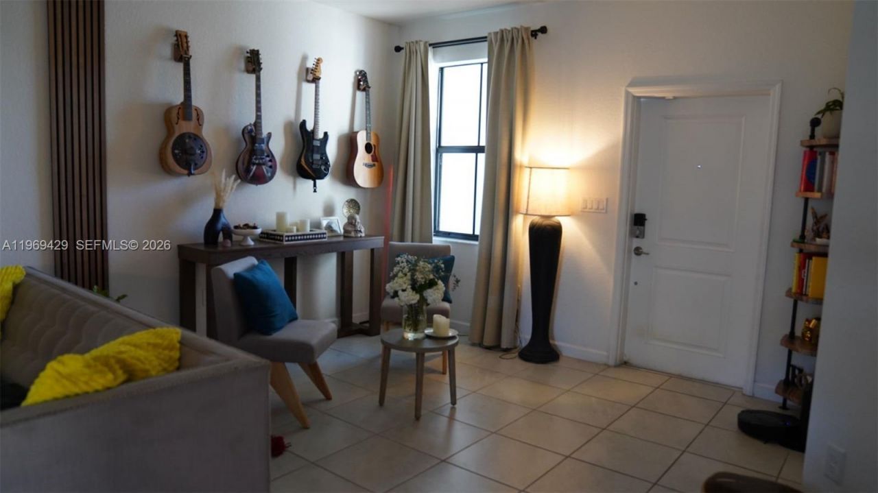 549 NW 204th St , Miami Gardens, FL 33169 Photo