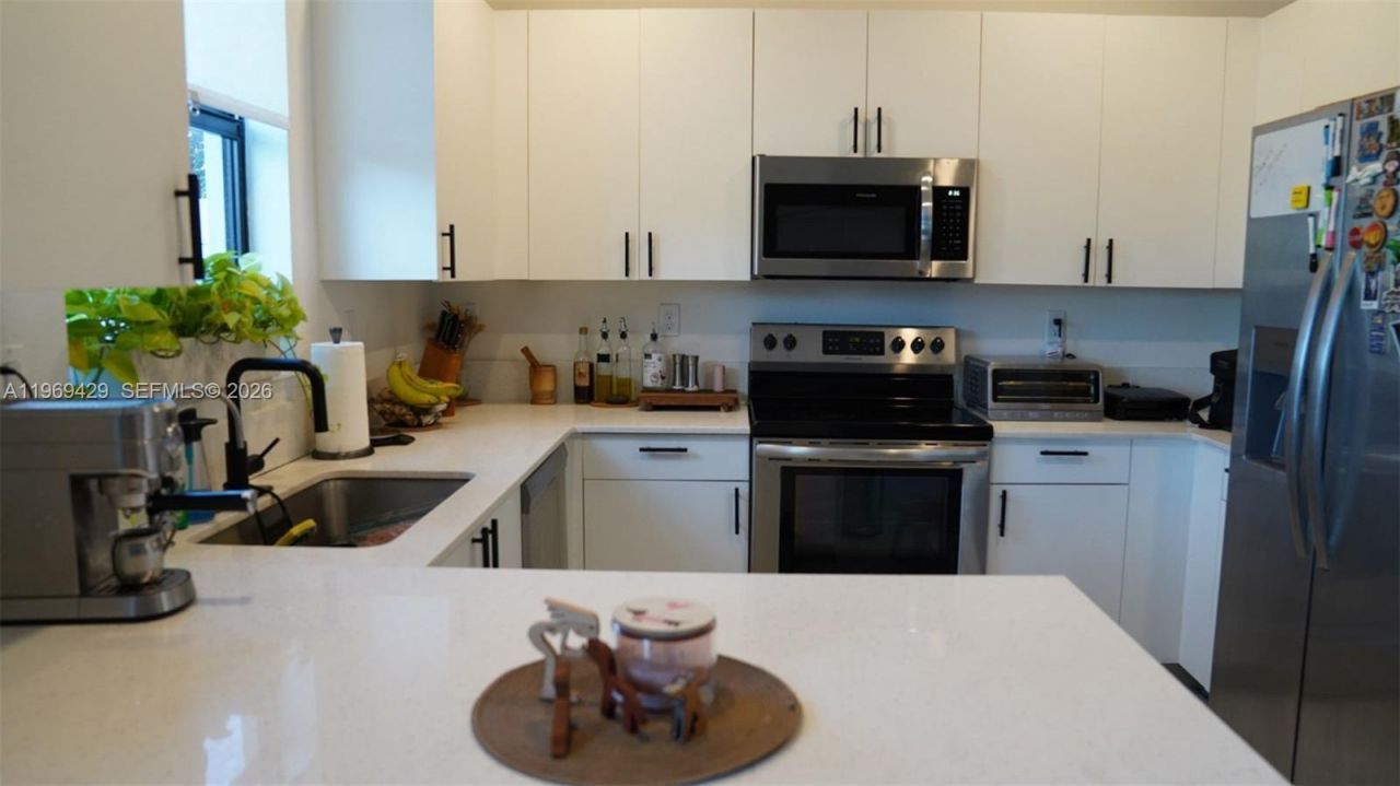 549 NW 204th St , Miami Gardens, FL 33169 Photo