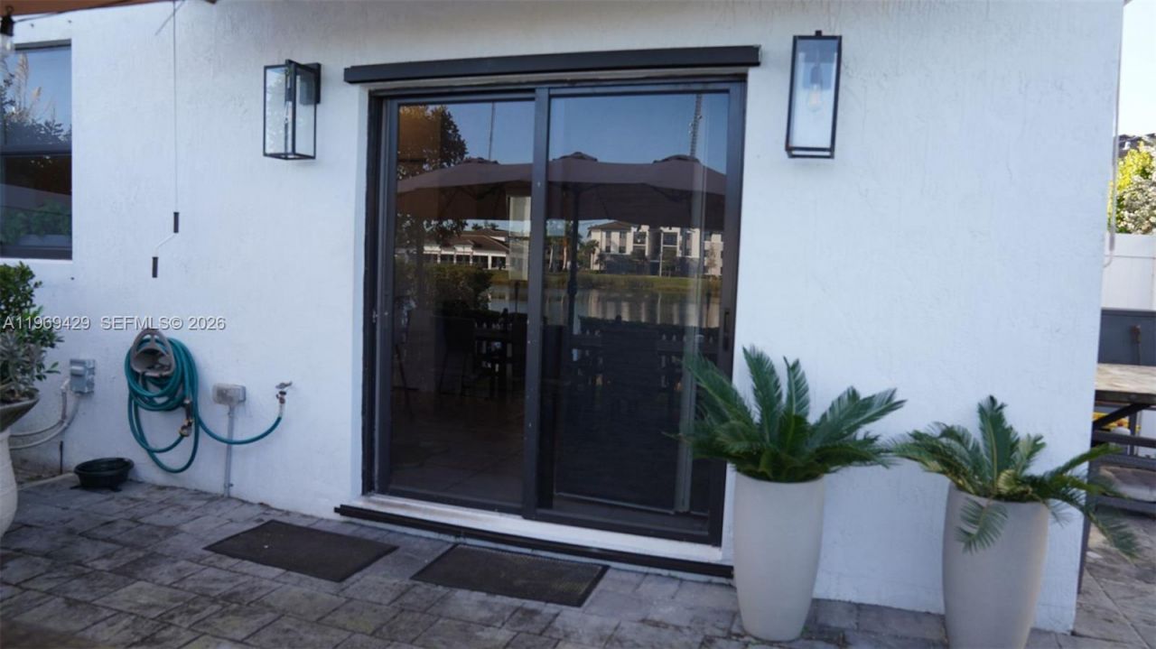 549 NW 204th St, Miami Gardens, FL 33169 Photo