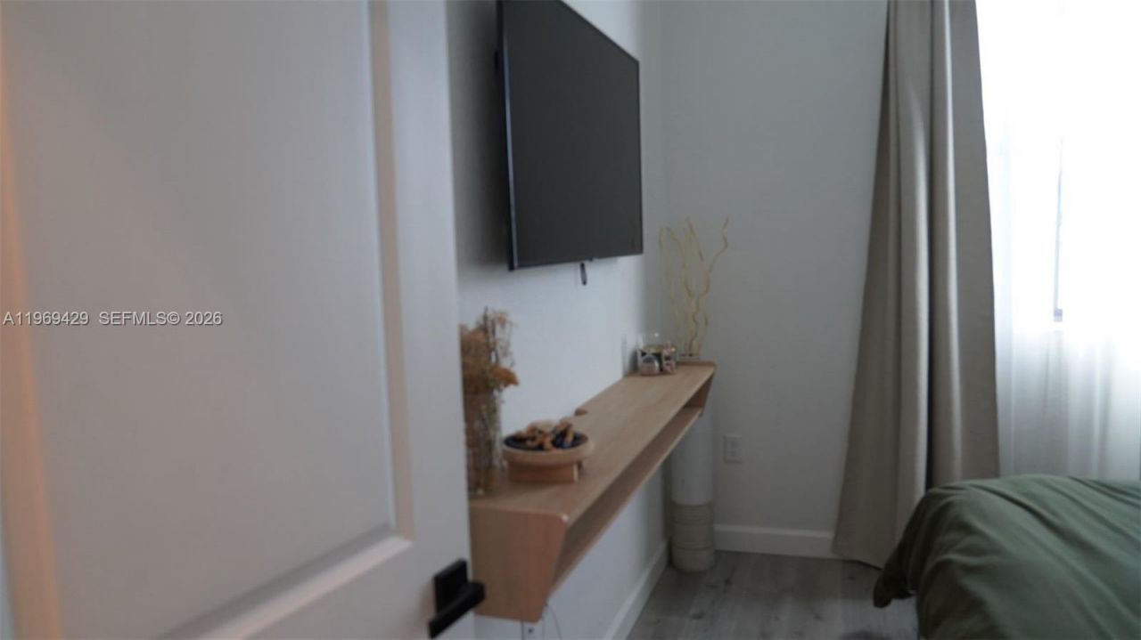 549 NW 204th St , Miami Gardens, FL 33169 Photo