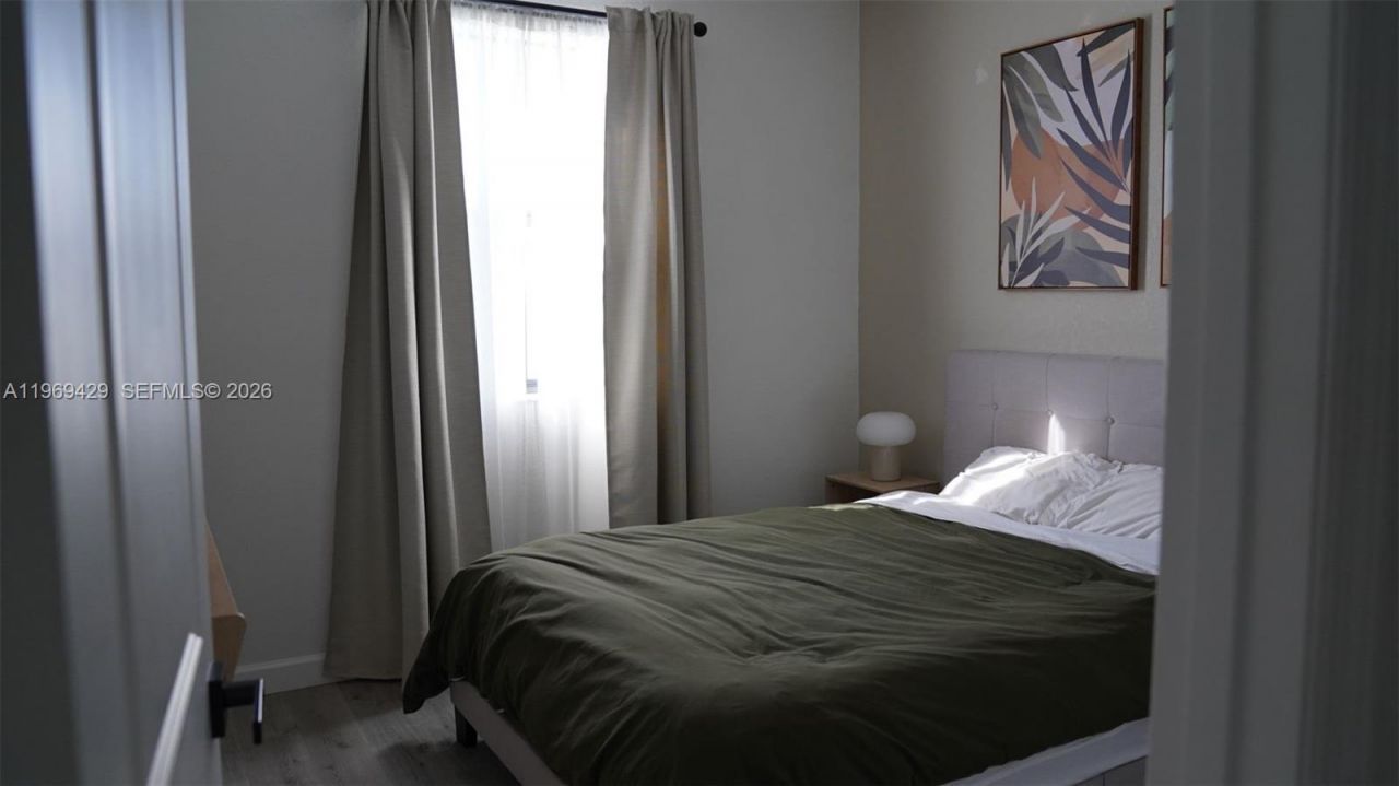 549 NW 204th St , Miami Gardens, FL 33169 Photo