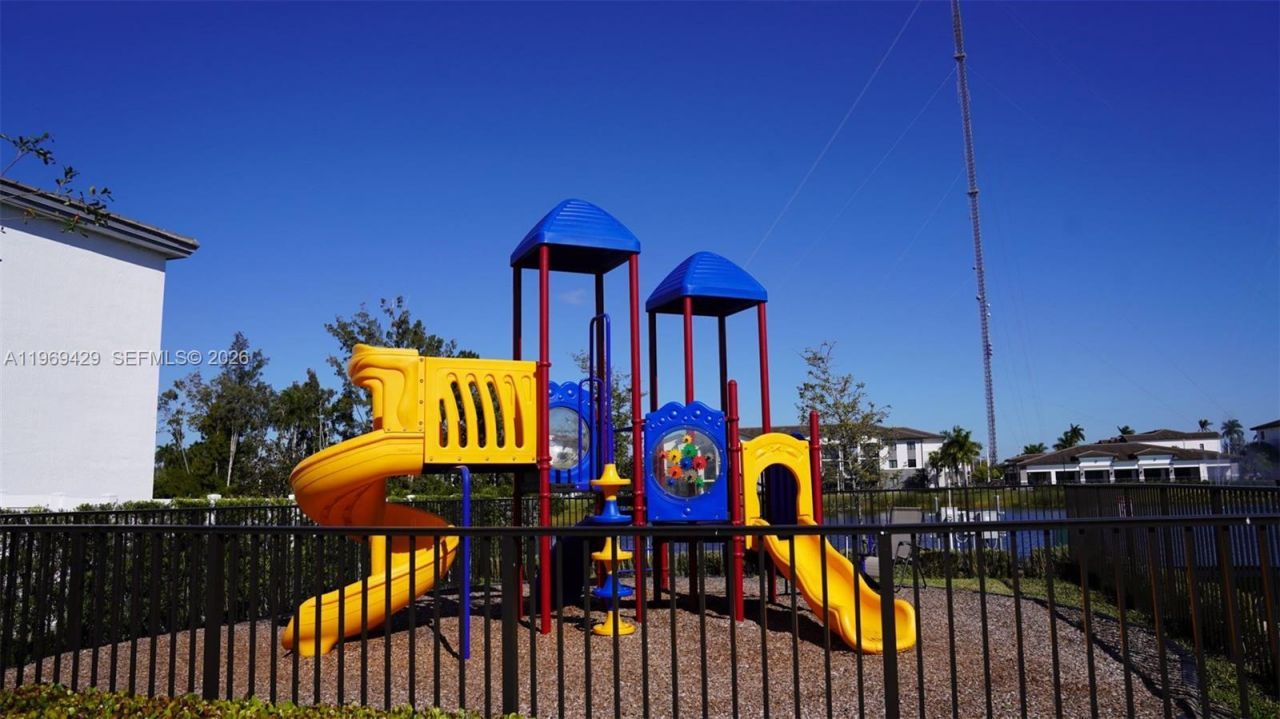 549 NW 204th St , Miami Gardens, FL 33169 Photo