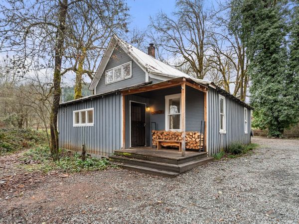 441 Tunnel Road, Glendale, OR 97442