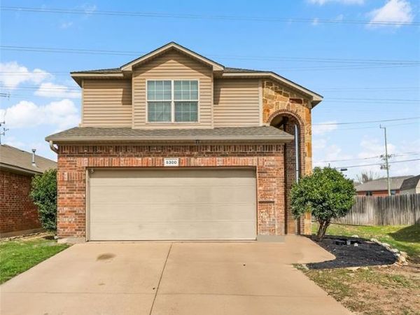 5300 Britton Ridge Lane, Fort Worth, TX 76179
