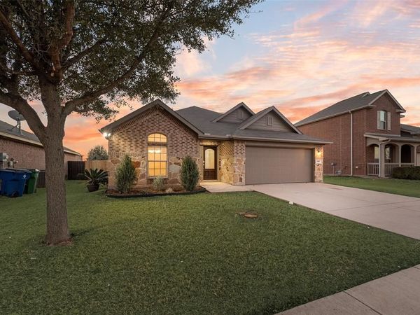 620 S Heights Drive, Crowley, TX 76036