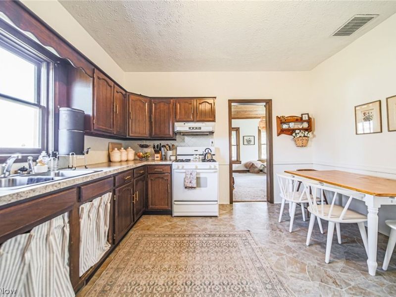 3822 State Street NW, North Canton, OH 44720 Photo 8