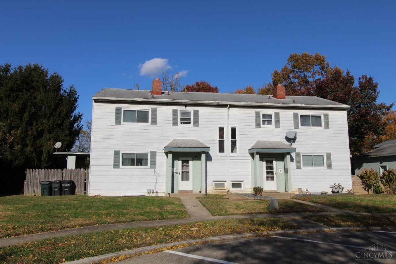 23 Briarwood Lane, Greenhills, OH 45218 Main Photo