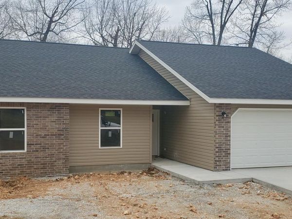 2006 Sally Ann Avenue , Neosho, MO 64850