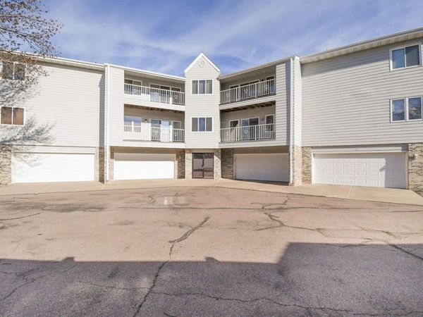 4601 S Oxbow Ave, Unit 205, Sioux Falls, SD 57106