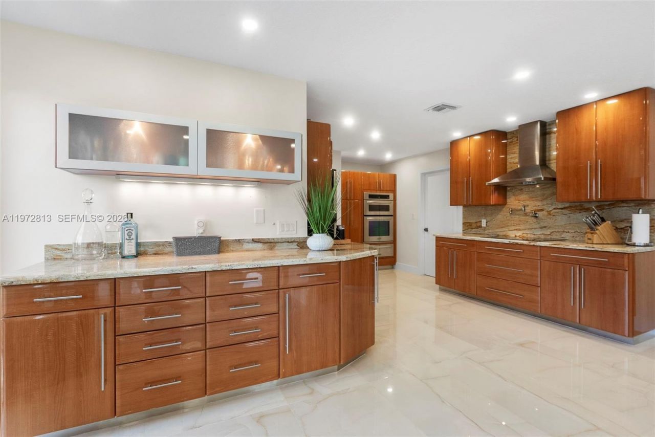 76 Isle Of Venice Dr, Unit H, Fort Lauderdale, FL 33301 Photo