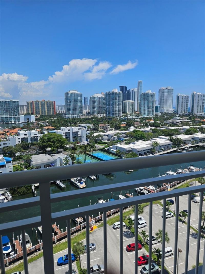 400 Kings Point Dr, Unit 1624, Sunny Isles Beach, FL 33160 Photo