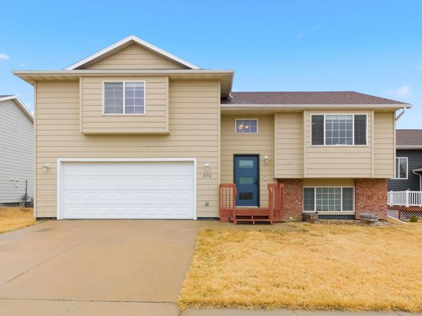672 EARLEEN ST, Rapid City, SD 57701