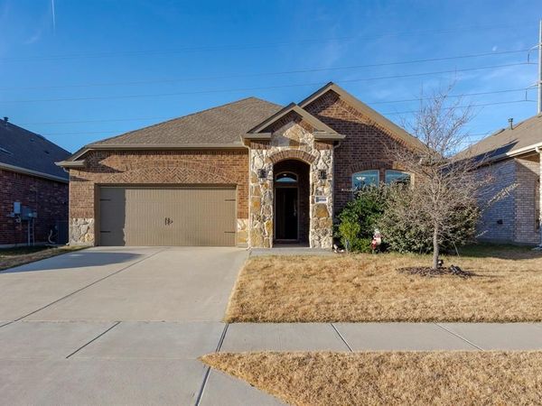 10318 Thunderwood Drive, Aubrey, TX 76227