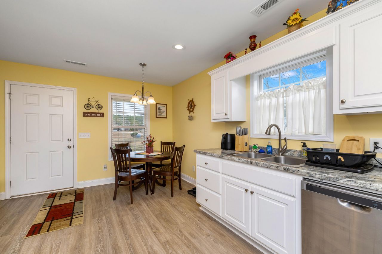 1824 Camp Shelor Drive Photo 11