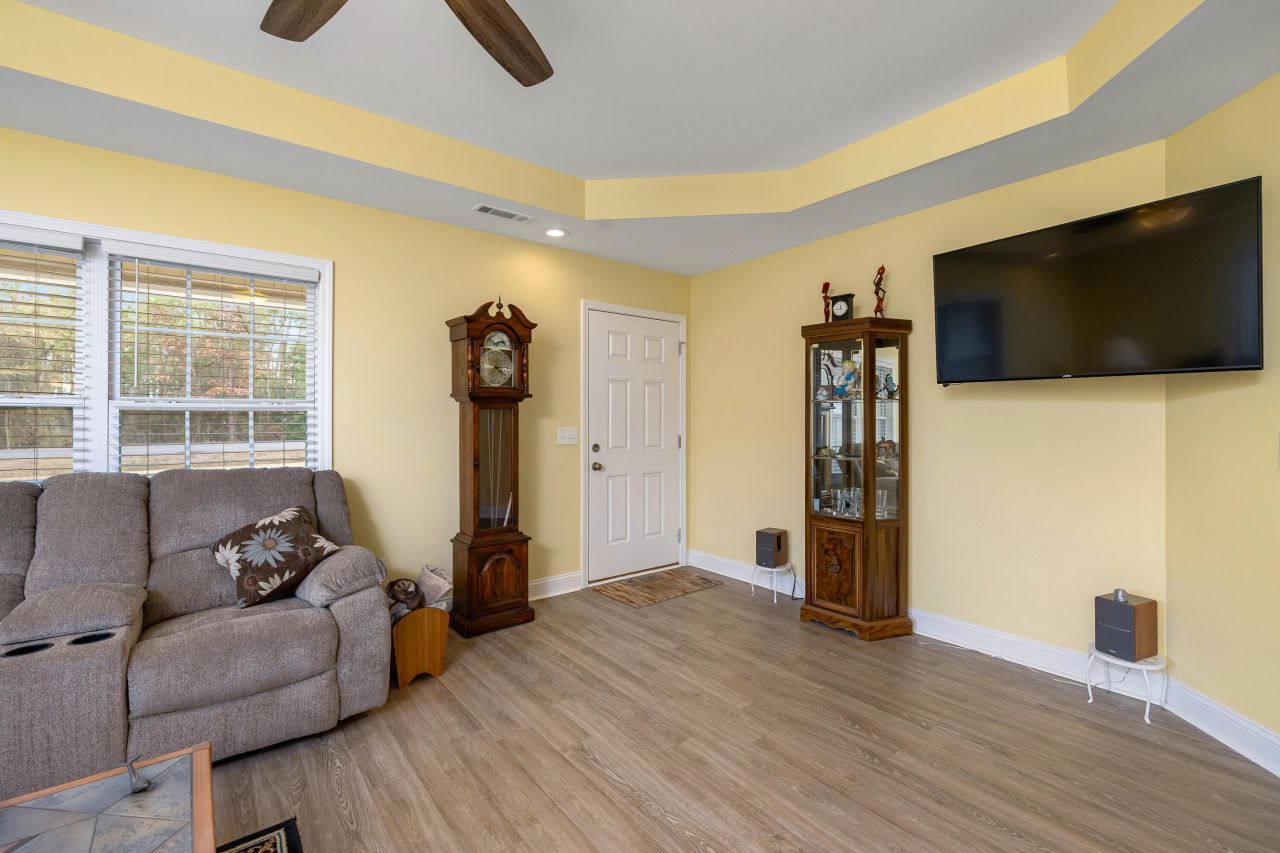 1824 Camp Shelor Drive Photo 7