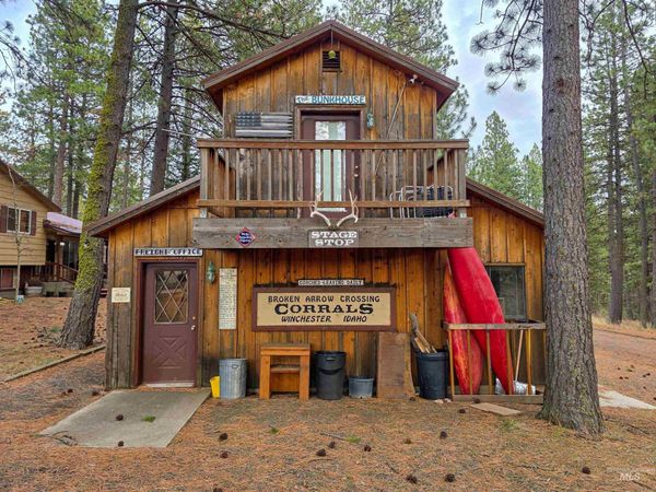 813 Camas Drive, Winchester, ID 83555